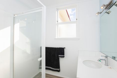 Photo of property in 33 Carnarvon Street, Gisborne, 4010