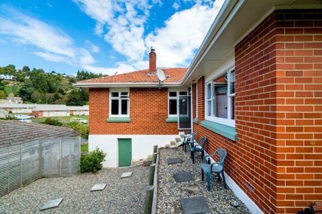 Photo of property in 16 Frasers Road, Glenross, Dunedin, 9011