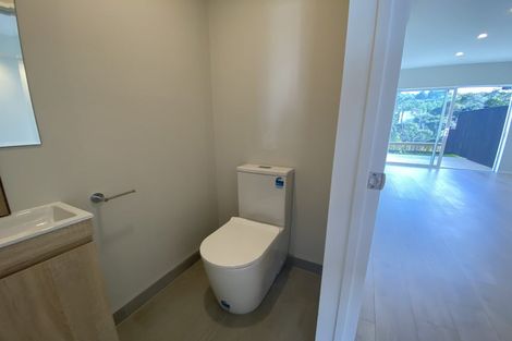 Photo of property in 39 Kaimai Avenue, Massey, Auckland, 0614