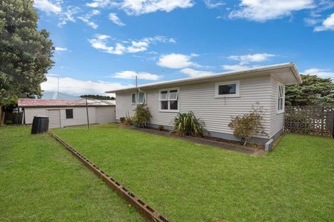 Photo of property in 3 Glenn Street, Castlecliff, Whanganui, 4501