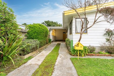 Photo of property in 56 Hazlewood Avenue, Karori, Wellington, 6012