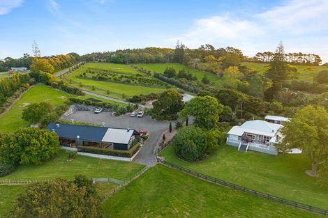 Photo of property in 376 Taiapa Road, Muriwai, Waimauku, 0881