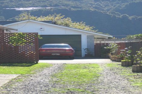 Photo of property in 2/24 Dunns Street, Silverstream, Upper Hutt, 5019