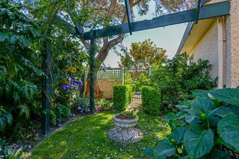 Photo of property in 32 Caroline Crescent, Highbury, Palmerston North, 4412