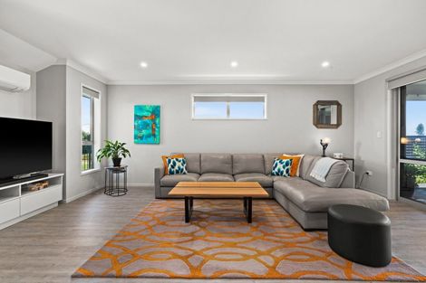 Photo of property in 18 Ruakituri Place, Te Awa, Napier, 4110