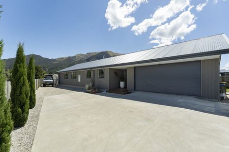 Photo of property in 11 Teal Place, Lake Hawea, Wanaka, 9382