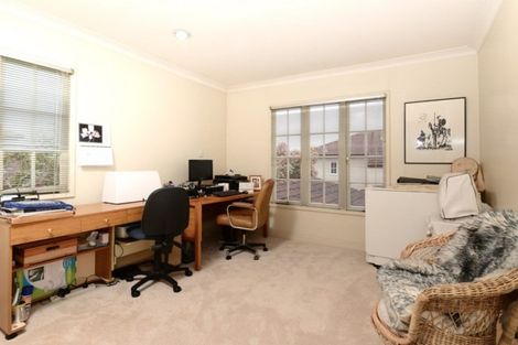 Photo of property in 4/17 Ruakiwi Road, Hamilton Lake, Hamilton, 3204