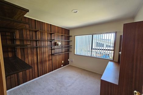 Photo of property in 1/979 Beach Road, Torbay, Auckland, 0630