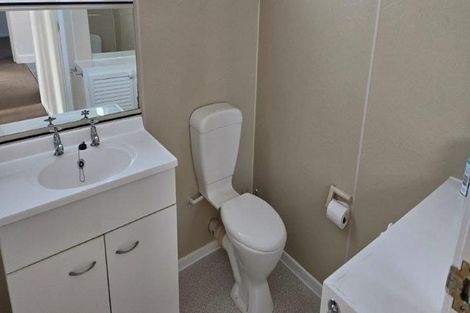 Photo of property in 39 Kirrie Avenue, Te Atatu South, Auckland, 0610