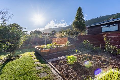 Photo of property in 39 Huia Street, Waikanae, 5036