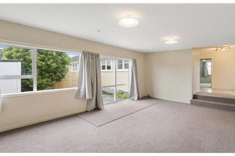 Photo of property in 6 Renfrew Street, Upper Riccarton, Christchurch, 8041