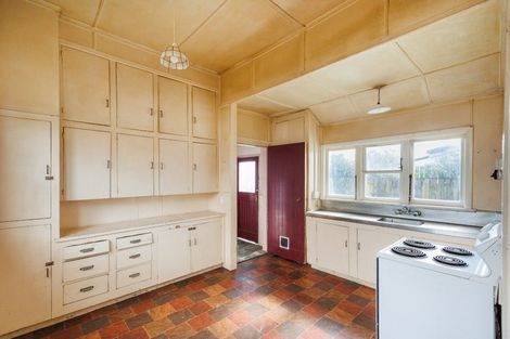 Photo of property in 11 Rosalie Terrace, Kelvin Grove, Palmerston North, 4414