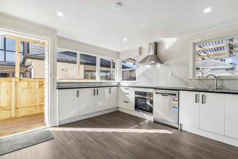 Photo of property in 22 Ranfurly Road, Papatoetoe, Auckland, 2104