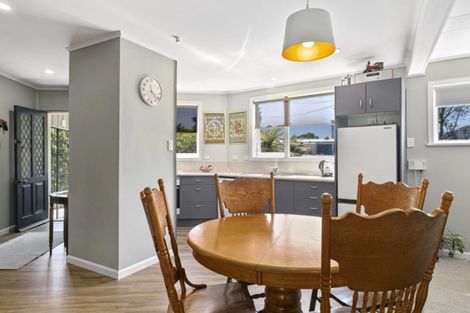 Photo of property in 37 Kotare Street, Hilltop, Taupo, 3330