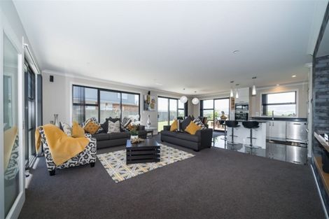 Photo of property in 34 Rodeo Drive, Kelvin Grove, Palmerston North, 4414