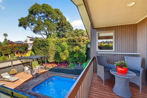 Photo of property in 4 Valdese Rise, Browns Bay, Auckland, 0630