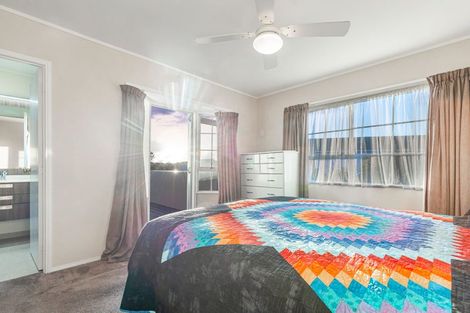 Photo of property in 1/11 Delisle Place, Windsor Park, Auckland, 0632