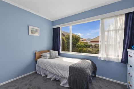 Photo of property in 13 Whites Line West, Woburn, Lower Hutt, 5010