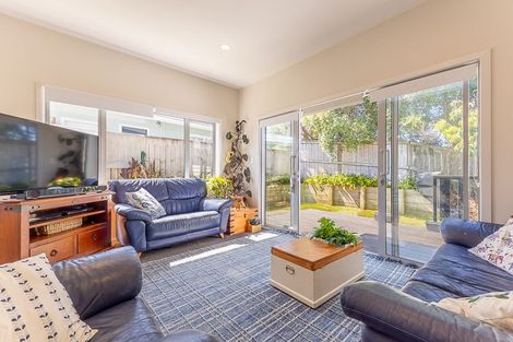 Photo of property in 21a Avion Terrace, Raumati Beach, Paraparaumu, 5032