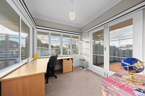 Photo of property in 124 Carrington Street, Lower Vogeltown, New Plymouth, 4310