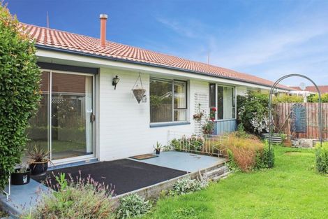 Photo of property in 14 Steadman Road, Broomfield, Christchurch, 8042