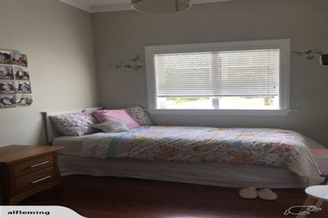 Photo of property in 5 Hutchinson Avenue, New Lynn, Auckland, 0600