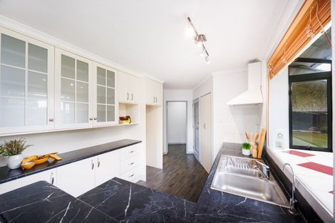 Photo of property in 2 Pukatea Place, Milson, Palmerston North, 4414