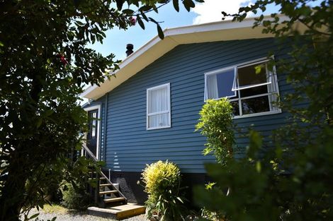 Photo of property in 21 Edelweiss Grove, Timberlea, Upper Hutt, 5018