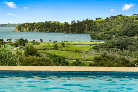 Photo of property in 923 Takatu Road, Tawharanui Peninsula, Warkworth, 0986