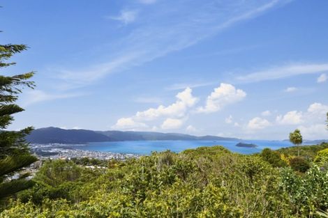 Photo of property in 35 Acacia Avenue, Maungaraki, Lower Hutt, 5010