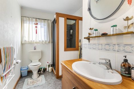 Photo of property in 16 Brigantine Drive, Beach Haven, Auckland, 0626