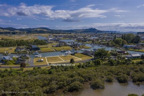 Photo of property in 24 Hei Esplanade, Whitianga, 3510