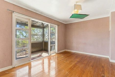Photo of property in 84 Awaroa Road, Sunnyvale, Auckland, 0612