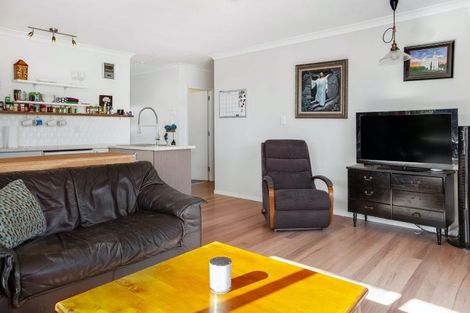 Photo of property in 34 Sievers Grove, Cannons Creek, Porirua, 5024