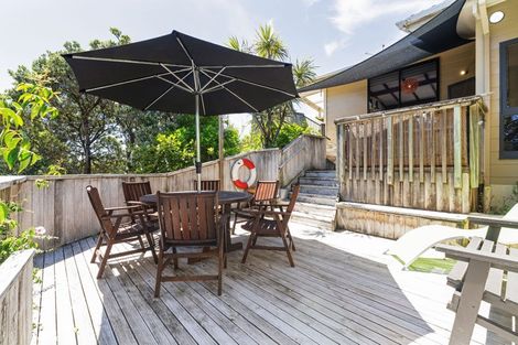 Photo of property in 14 Hughes Street, Waikanae Beach, Waikanae, 5036