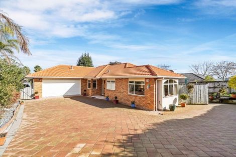 Photo of property in 5 Cate Road, Rototuna, Hamilton, 3210