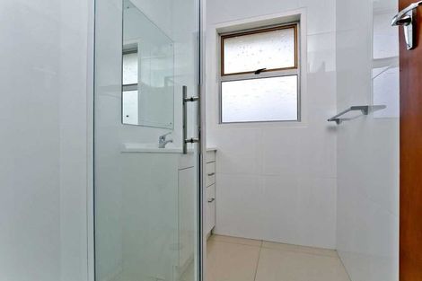 Photo of property in 1/22 Mannering Place, Hillcrest, Auckland, 0627