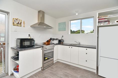 Photo of property in 2/144a Pages Road, Wainoni, Christchurch, 8061