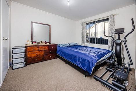 Photo of property in 35 Moncrieff Avenue, Clendon Park, Auckland, 2103