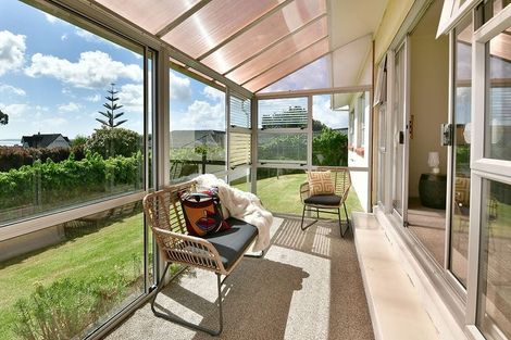 Photo of property in 60 Albatross Road, Red Beach, 0932