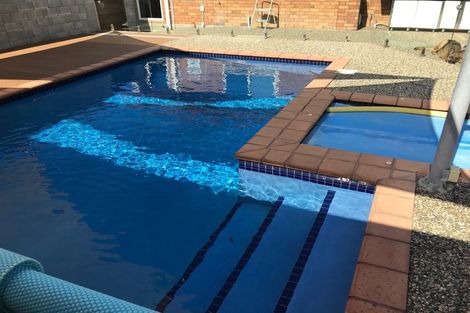 Photo of property in 7 Coupland Court, Glendene, Auckland, 0602