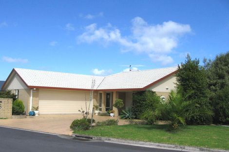 Photo of property in 55 Kingdale Road, Henderson, Auckland, 0610