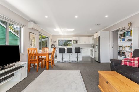 Photo of property in 17a Gloucester Street, Cannons Creek, Porirua, 5024