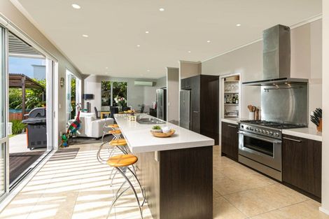 Photo of property in 13 Rangi Avenue, Schnapper Rock, Auckland, 0632