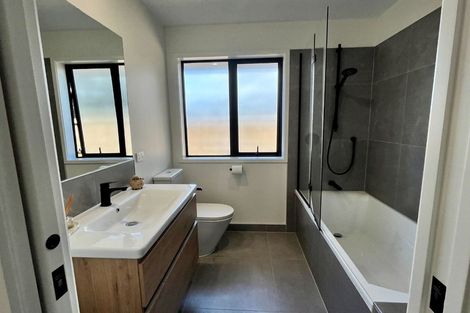 Photo of property in 7 Maraeariki Avenue, Orewa, 0931