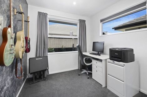 Photo of property in 19 Packard Crescent, Halswell, Christchurch, 8025
