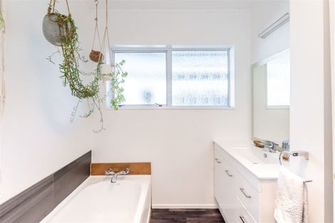 Photo of property in 39 The Drive, Paraparaumu Beach, Paraparaumu, 5032