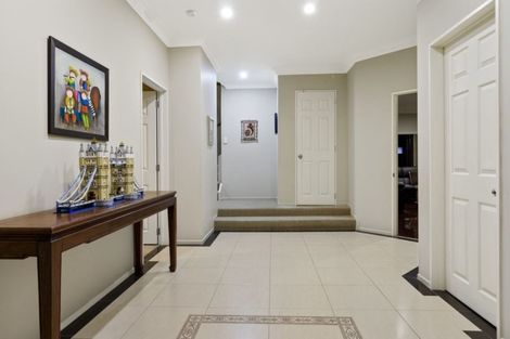 Photo of property in 53 Medallion Drive, Oteha, Auckland, 0632