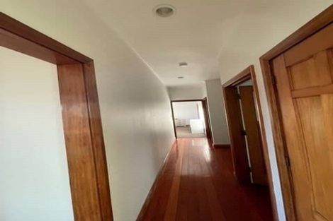 Photo of property in 10 The Quadrant, Miramar, Wellington, 6022