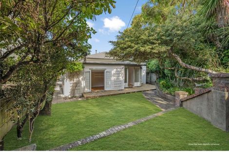 Photo of property in 35 Central Terrace, Kelburn, Wellington, 6012